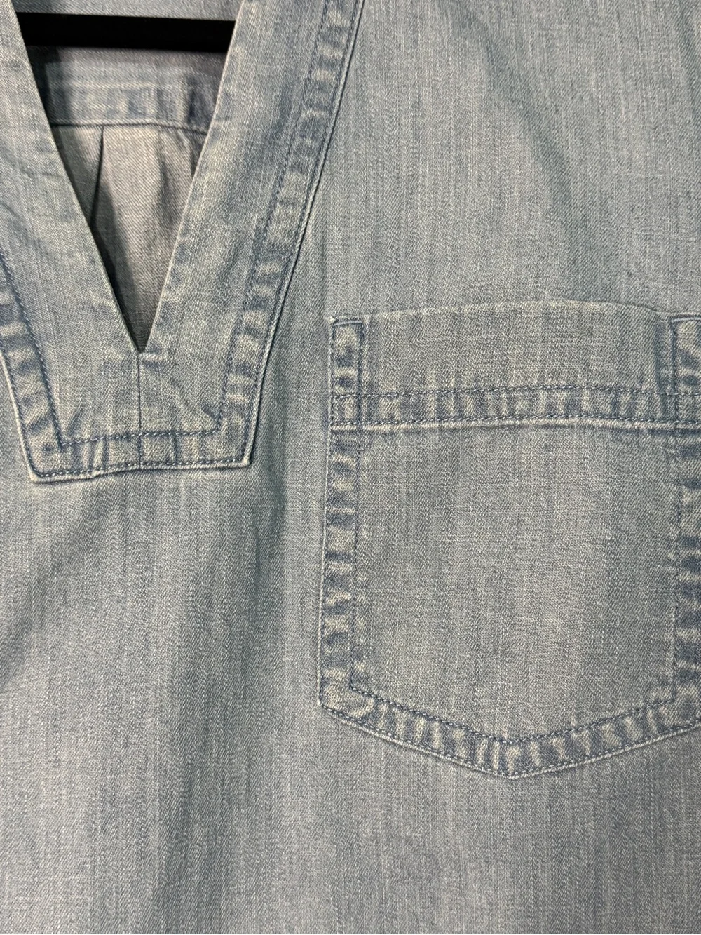 Banana Republic Light Blue, Long-Sleeved Denim Pullover. Sz M